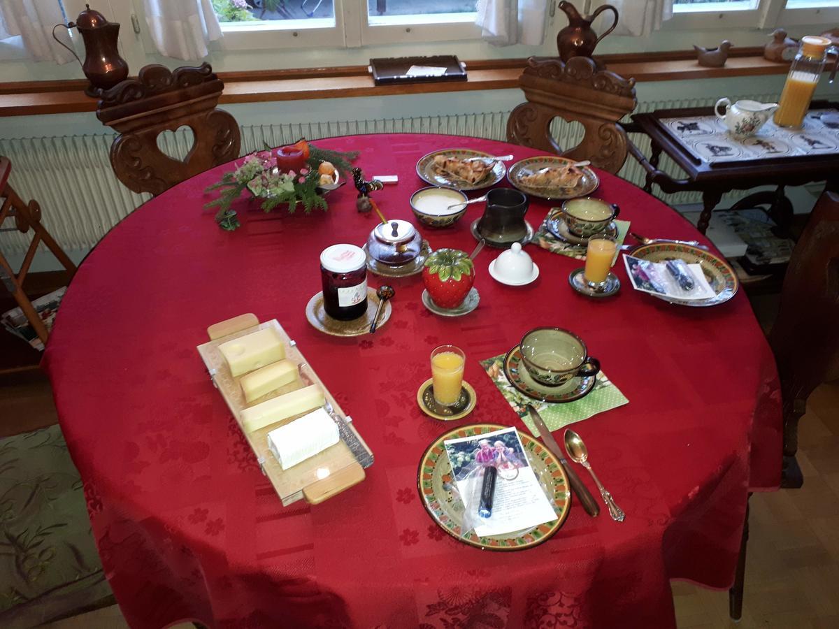 Chez Jean Et Daisy Bed & Breakfast Riehen ภายนอก รูปภาพ