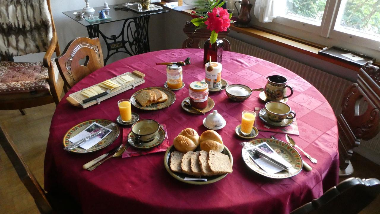 Chez Jean Et Daisy Bed & Breakfast Riehen ภายนอก รูปภาพ